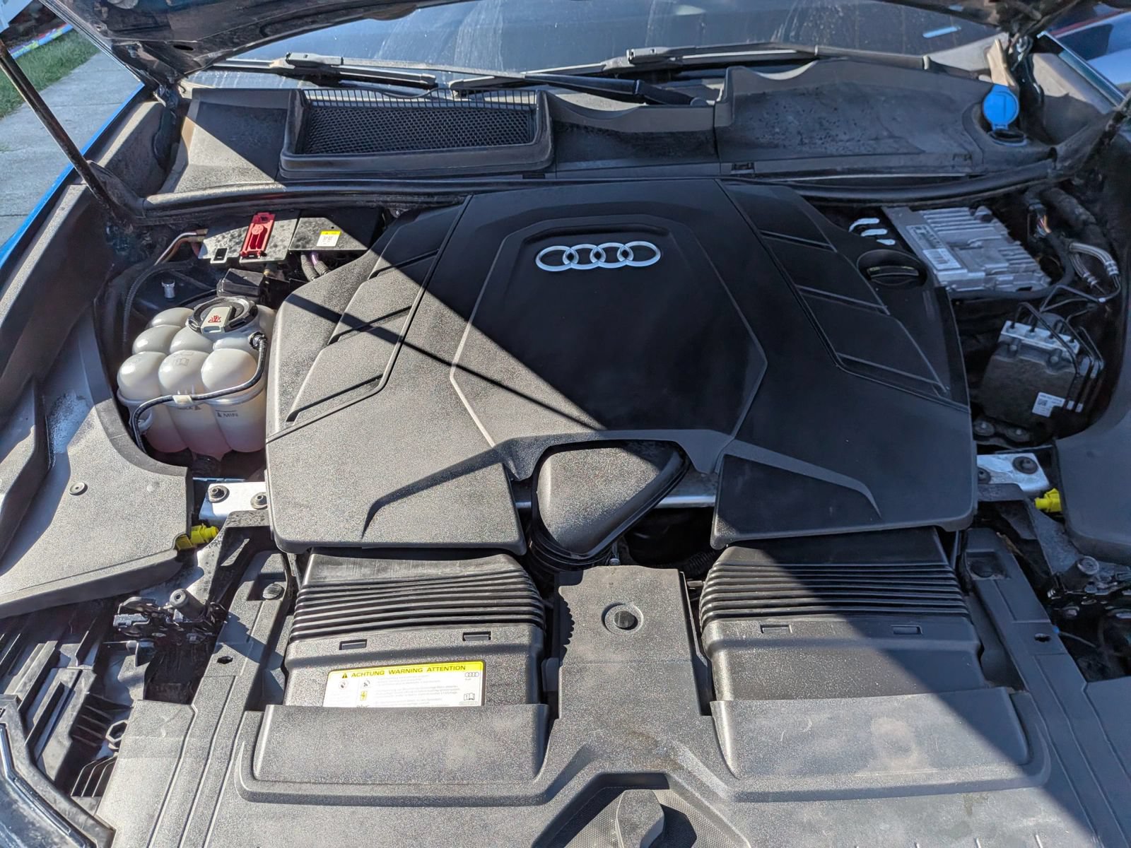 Used 2019 Audi Q8 Premium Plus w/ Premium Plus AWD/4WD image 23