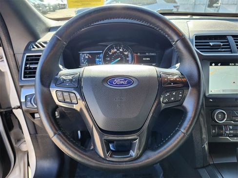 Used 2017 Ford Explorer XLT w/ Equipment Group 202A image 26