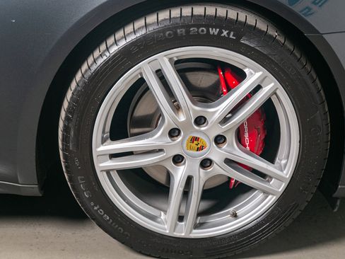 Used 2018 Porsche Panamera 4 image 22