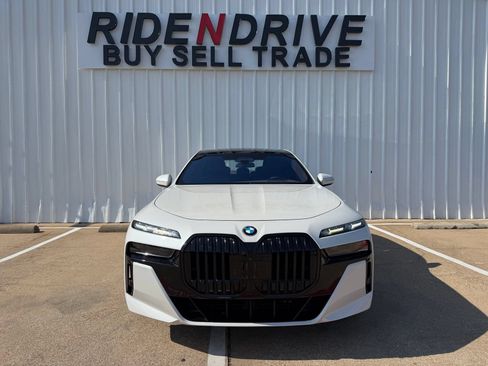 Used 2023 BMW 740i w/ Executive Package RWD image 10