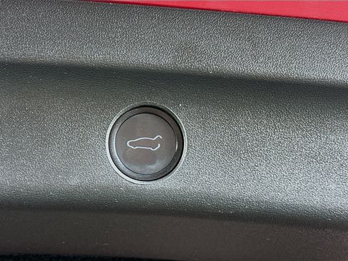 Used 2020 Tesla Model Y Long Range image 29