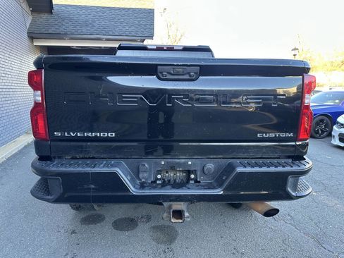 Used 2020 Chevrolet Silverado 2500 Custom w/ Custom Value Package image 6