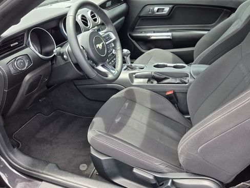 Used 2022 Ford Mustang Coupe RWD image 9