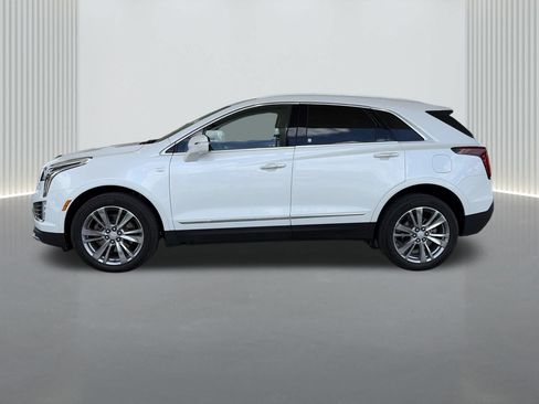 Used 2023 Cadillac XT5 Premium Luxury FWD image 3