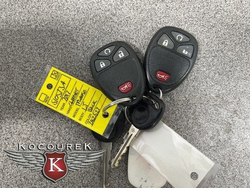 Used 2017 Chevrolet Traverse LT image 25