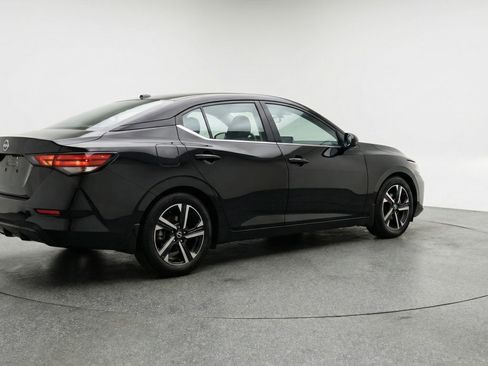 Used 2025 Nissan Sentra SV FWD image 9