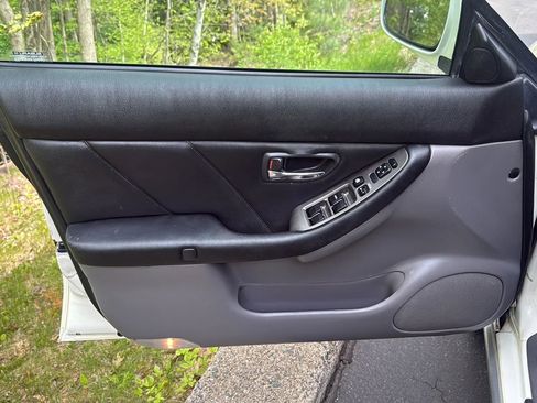 Used 2004 Subaru Baja Turbo AWD/4WD image 9