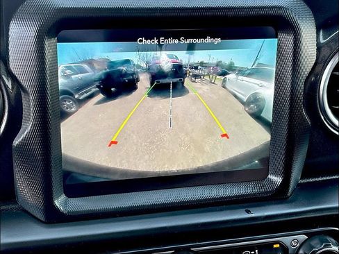 Used 2021 Jeep Wrangler Unlimited Sahara AWD/4WD image 17