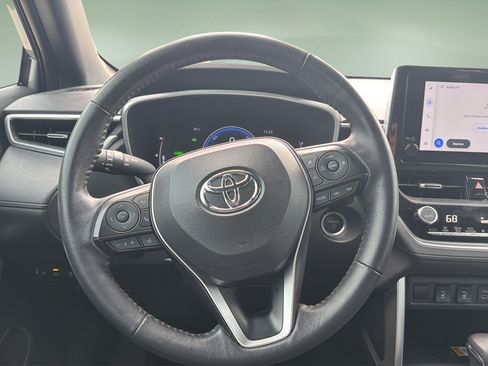 Used 2023 Toyota Corolla Cross AWD Hybrid image 9