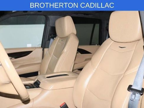 Used 2019 Cadillac Escalade Platinum image 22