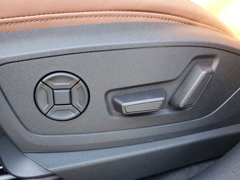 Certified 2023 Audi e-tron Premium Plus w/ Premium Plus Package image 16