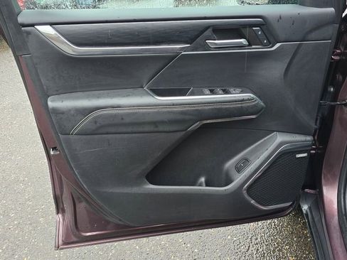 Used 2024 GMC Acadia Elevation image 23