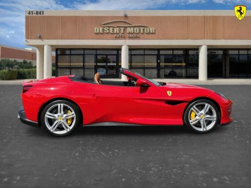 Used 2019 Ferrari Portofino image 4