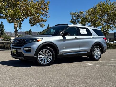 Used 2022 Ford Explorer King Ranch w/ Premium Technology Package image 2