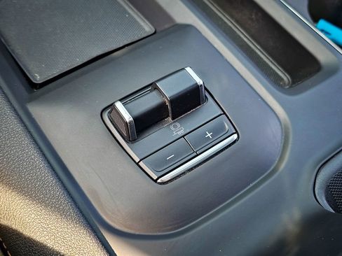 Certified 2024 GMC Sierra 2500 AT4 w/ AT4 Preferred Package image 31