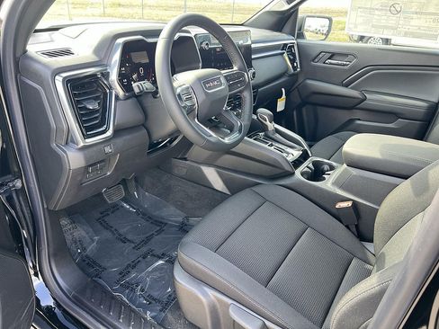 New 2026 GMC Canyon Elevation w/ LPO, Black Badging Package RWD image 9