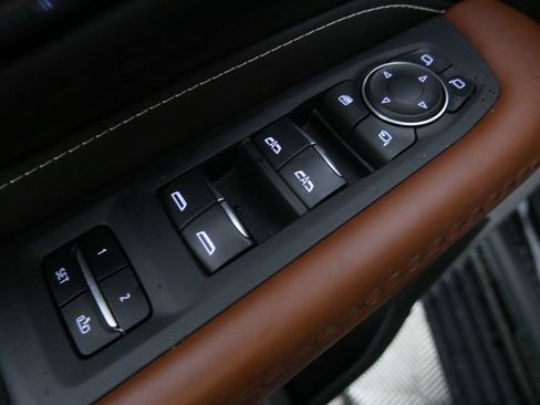 Used 2024 GMC Yukon Denali Ultimate image 12