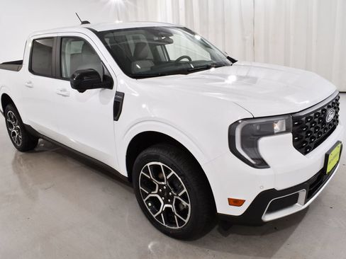 New 2026 Ford Maverick Lariat w/ 4K Tow Package AWD/4WD image 5