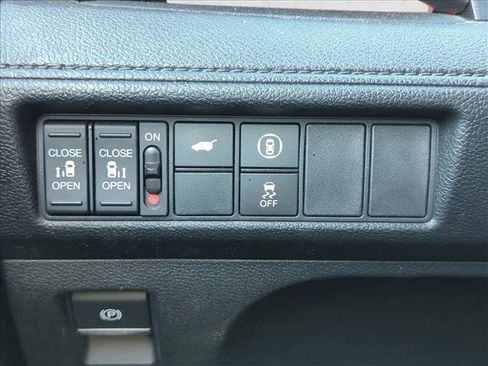 Used 2024 Honda Odyssey Sport image 11