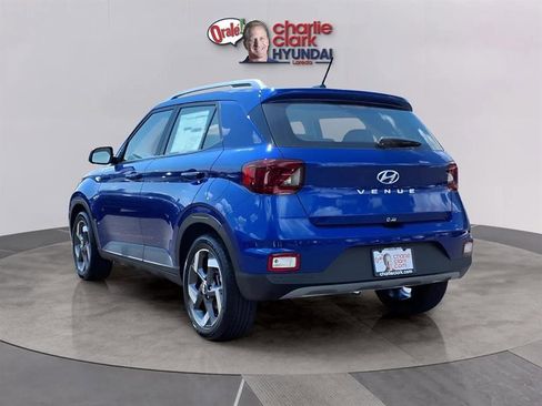 New 2025 Hyundai Venue Limited image 3
