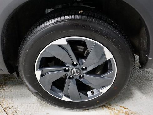 Certified 2024 Nissan Rogue SV image 18