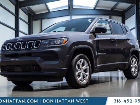 Used 2024 Jeep Compass Sport AWD/4WD image 1