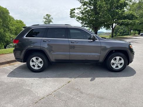Used 2017 Jeep Grand Cherokee Laredo w/ Quick Order Package 23E AWD/4WD image 8