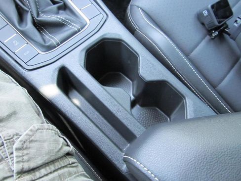 Used 2022 Volkswagen Jetta SE image 70