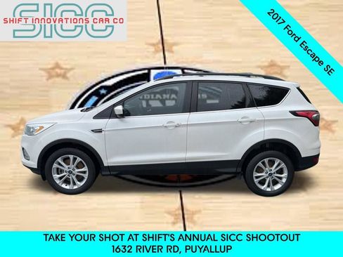 Used 2017 Ford Escape SE w/ Equipment Group 201A image 3