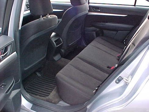 Used 2014 Subaru Legacy 2.5i Premium image 16