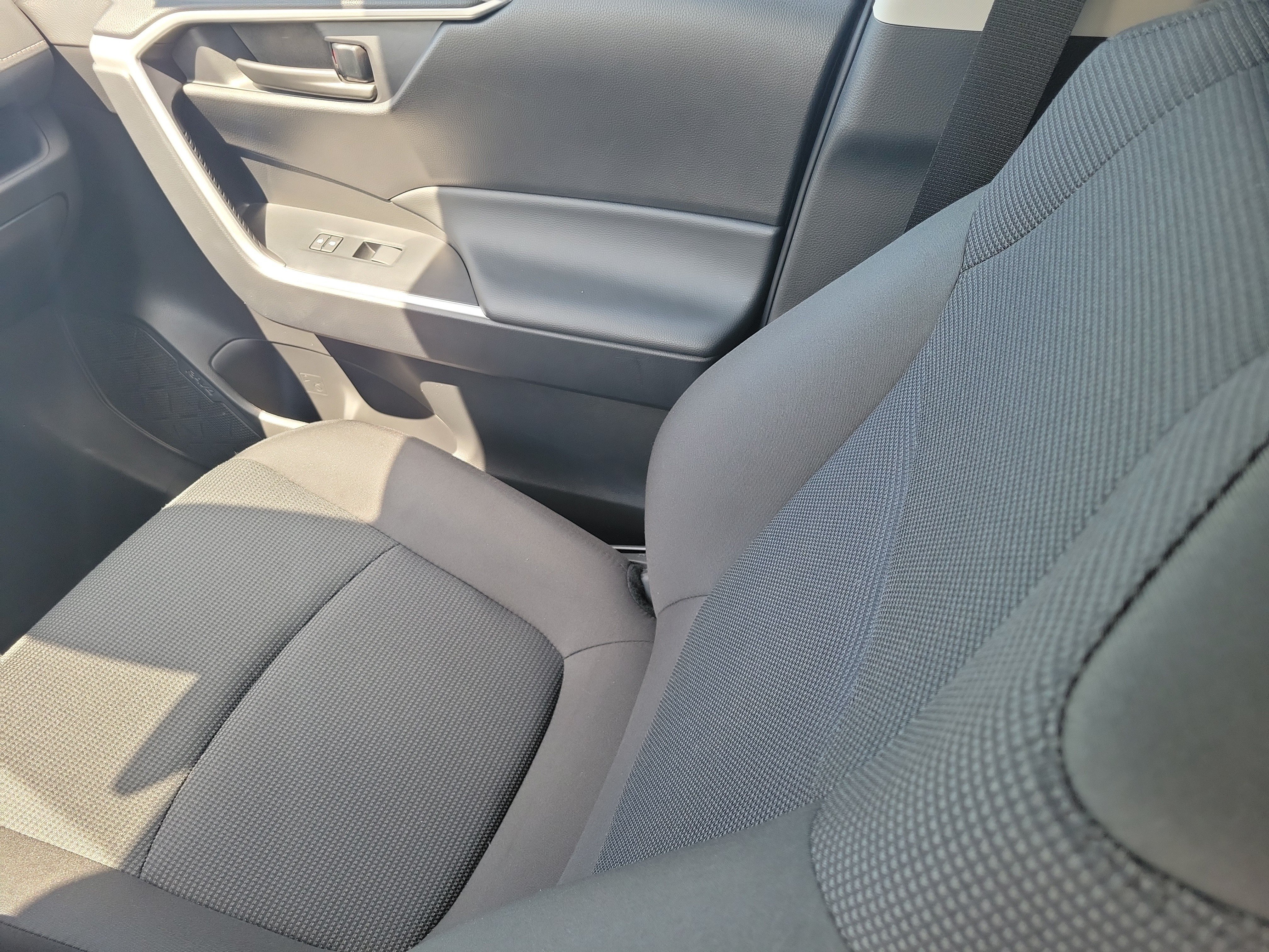 Used 2024 Toyota RAV4 LE FWD image 19
