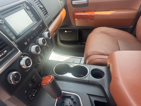 Used 2019 Toyota Sequoia Platinum AWD/4WD image 29