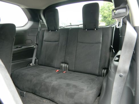 Used 2016 Nissan Pathfinder S image 8