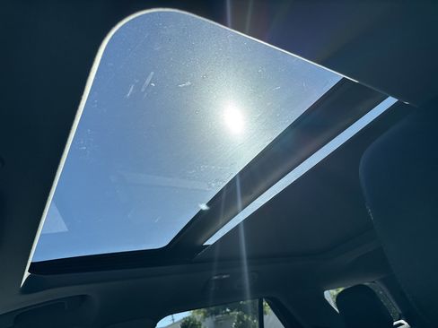 Used 2023 Ford Explorer XLT w/ Equipment Group 202A image 11