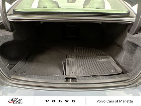 Used 2022 Volvo S60 B5 Momentum w/ Premium Package image 19