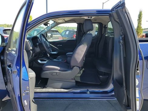 Used 2022 Nissan Frontier SV w/ Technology Package AWD/4WD image 9