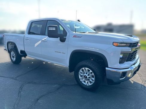 Used 2024 Chevrolet Silverado 2500 LT w/ Convenience Package AWD/4WD image 7