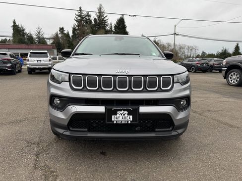 Used 2022 Jeep Compass Latitude w/ Convenience Group image 2