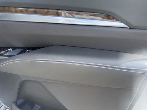 New 2025 Cadillac Escalade ESV Premium Luxury Platinum image 25