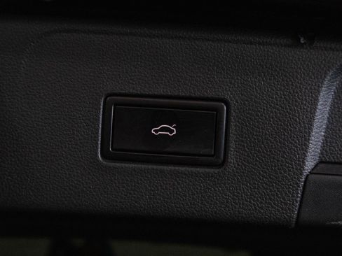 Used 2021 Volkswagen Atlas SE FWD image 24