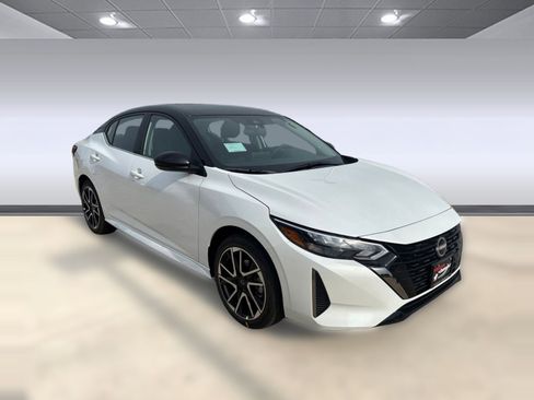 New 2025 Nissan Sentra SR image 7