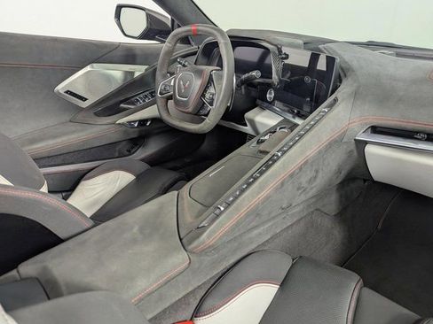 Used 2023 Chevrolet Corvette Stingray Premium Conv w/ 3LT image 17