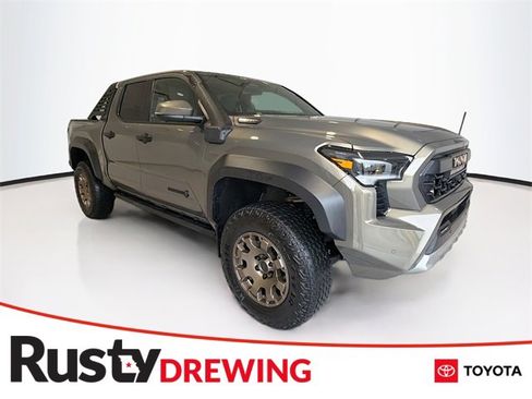 Used 2024 Toyota Tacoma Limited image 1