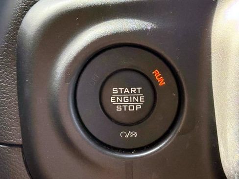 Used 2023 Jeep Wrangler Unlimited Sport AWD/4WD image 25
