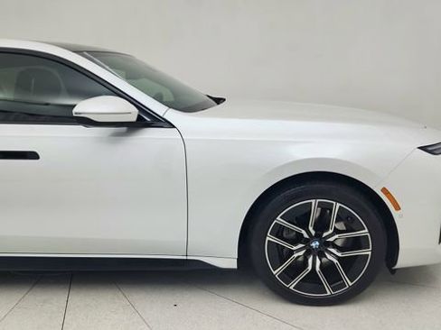 Used 2025 BMW 740i RWD image 7