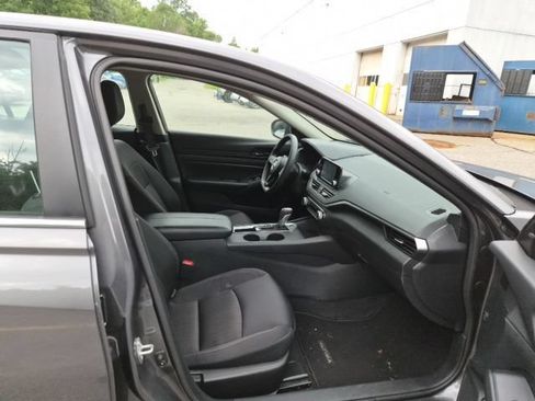 Used 2024 Nissan Altima 2.5 S FWD image 10