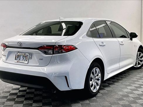 Used 2025 Toyota Corolla LE FWD image 12