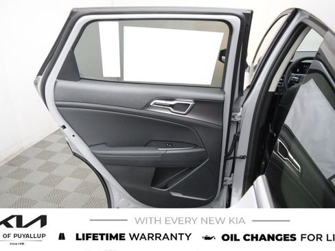 New 2026 Kia Sportage EX image 11