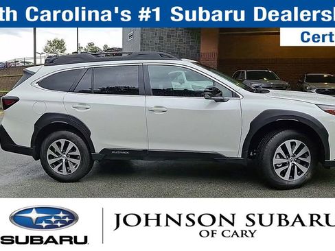 Used 2025 Subaru Outback Premium w/ Popular Package #1A image 11