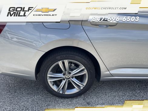 Used 2024 Volkswagen Jetta SE FWD image 31